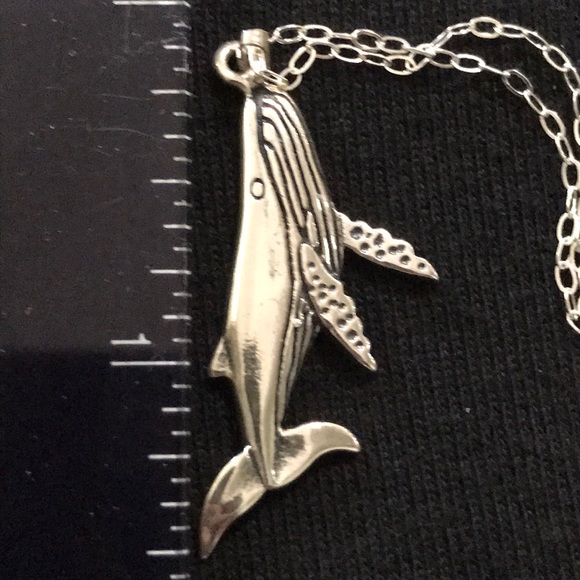 Sterling Silver Whale pendant with 18” sterling silver Chain Necklace - Picture 6 of 6